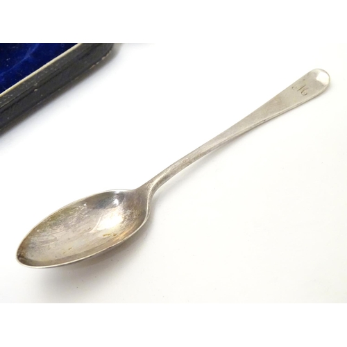 282 - A cased set of 6 silver teaspoons Hallmarked 1924 maker Harrods Ltd. Approx 4 1/4