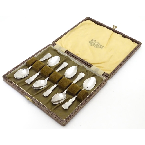 333 - A cased set of six silver coffee spoons. Hallmarked Sheffield 1945 maker Allens (A Laurence Allen). ... 