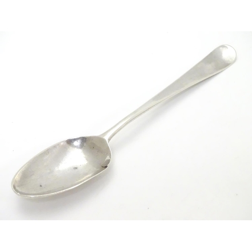 407 - An early Geo III silver Hanoverian teaspoon with picture / fancy back depicting a flower spray stemm... 