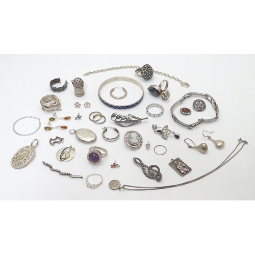 546 - Assorted jewellery  to include rings, bracelets, pendants, earrings etc some silver together with an... 