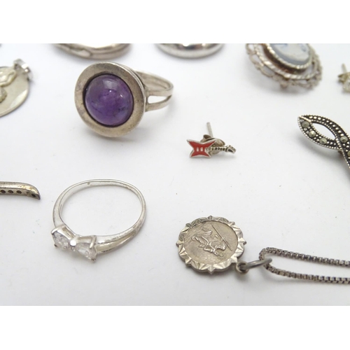 546 - Assorted jewellery  to include rings, bracelets, pendants, earrings etc some silver together with an... 