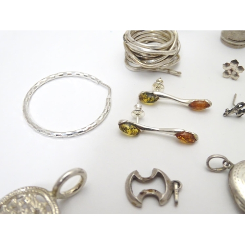 546 - Assorted jewellery  to include rings, bracelets, pendants, earrings etc some silver together with an... 