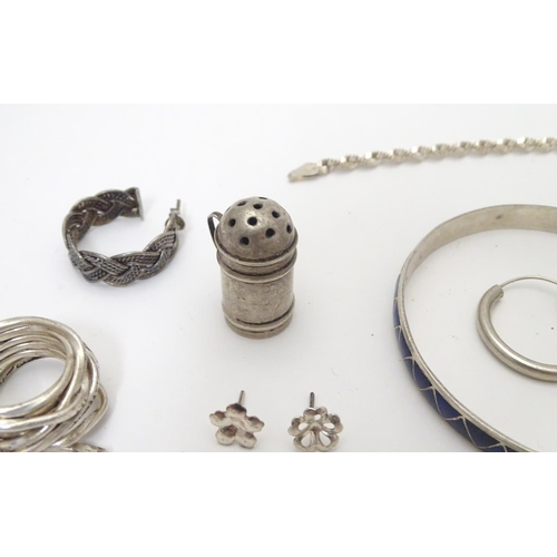 546 - Assorted jewellery  to include rings, bracelets, pendants, earrings etc some silver together with an... 