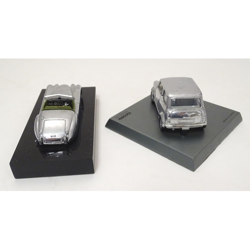 705 - Toys: Two Corgi die cast scale model cars to include Corgi Connoisseur Collection limited edition Ja... 