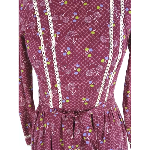 720 - 5 Vintage outfits comprising of Just Jane smocked paisley pattern dress with elasticated cuffs, UK s... 