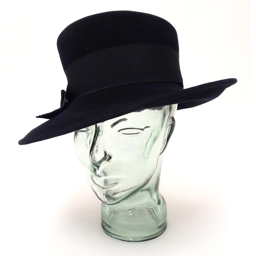 739 - A ladies black felt hat