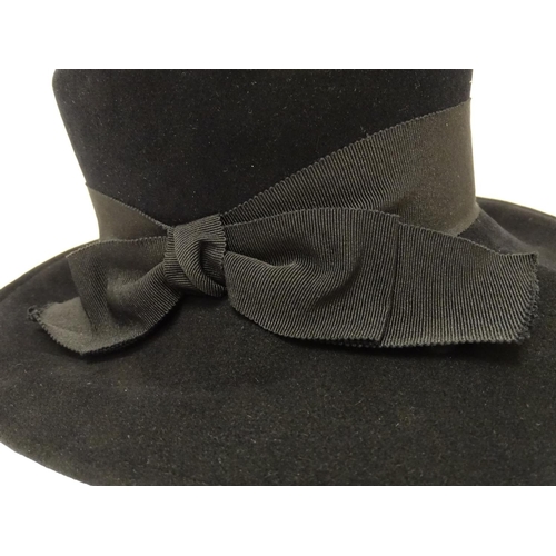 739 - A ladies black felt hat