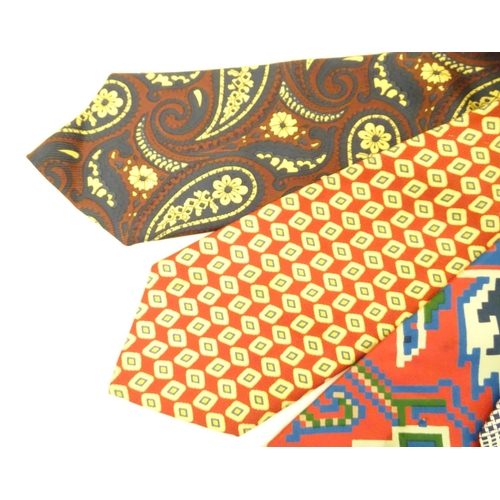 750 - 4 Turnbull & Asser, London silk ties, in various designs (4)