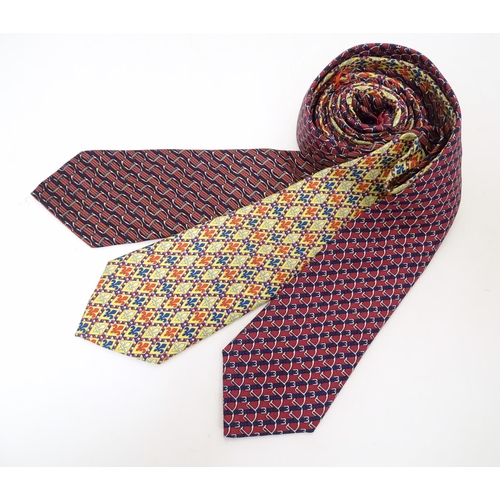 755 - 3 Hermes silk ties, in various colours and designs (3)