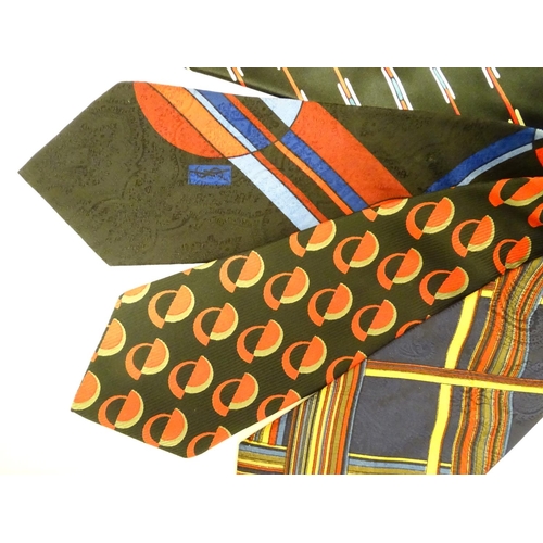 758 - 5 Yves Saint Laurent ,Paris silk ties and cravats in various designs and colours (5)