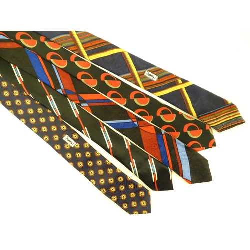 758 - 5 Yves Saint Laurent ,Paris silk ties and cravats in various designs and colours (5)