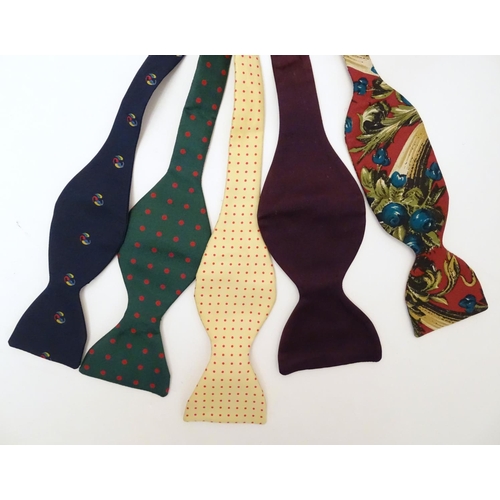 773 - 5 assorted silk bow ties to include Frederich Theak, Coles, TM Lewin & Son and Turnbull (5)