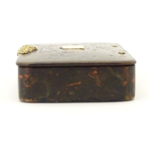 983 - A 19thC snuff box with lacquer finish resembling faux agate bloodstone with yellow metal mounts. App... 