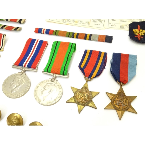 580 - Militaria, WW2 / WWII / World War 2: a collection of campaign medals, comprising Defence Medals (3),... 