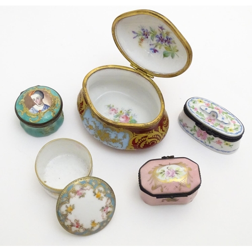 132 - Five assorted pill / patch boxes with floral detail, to include enamel and ceramic examples. Makers ... 