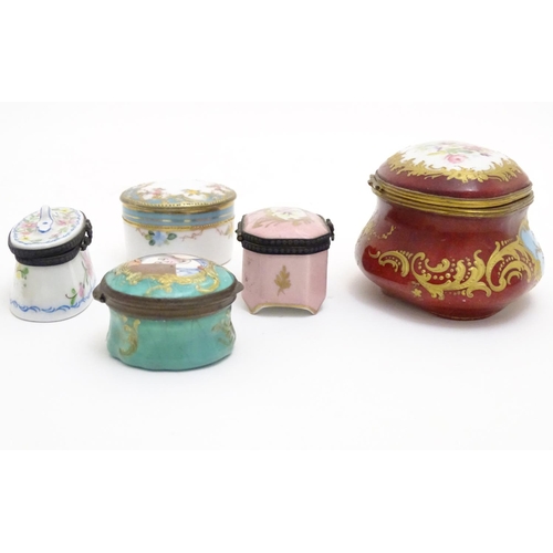 132 - Five assorted pill / patch boxes with floral detail, to include enamel and ceramic examples. Makers ... 