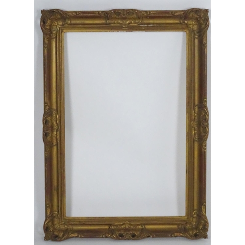 1759 - A gilt swept pattern frame. Approx. 25 1/2