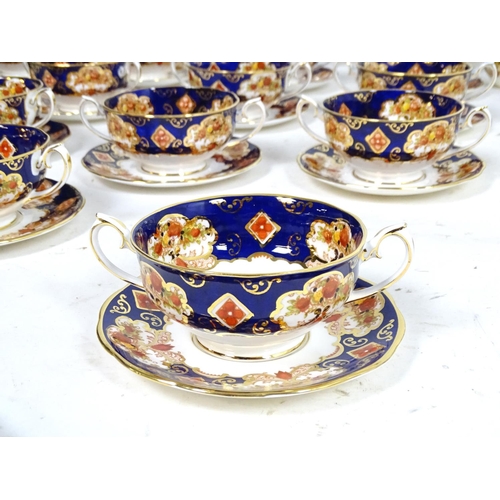 177 - A large quantity of Royal Albert tea and dinner wares in the pattern Heirloom, comprising dinner pla... 