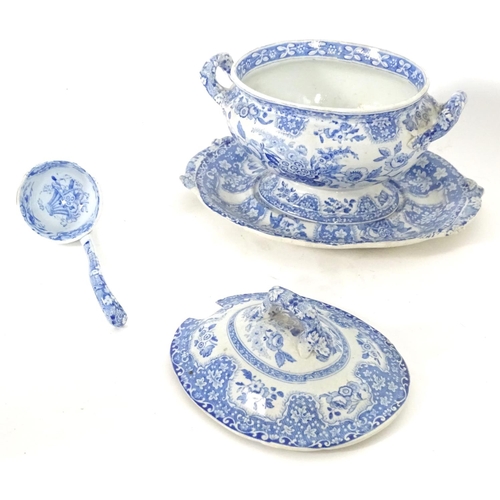 179 - A large quantity of assorted blue and white wares to include Wedgwood Willow pattern teapot, a Wedgw... 