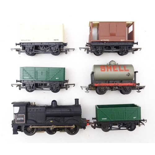 1307 - Toys/ railway: a Hornby 00 gauge Intercity 225 train set which includes a Class 91 91014 Intercity l... 