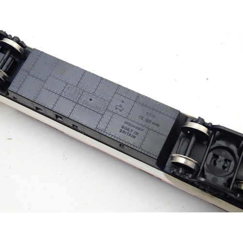1307 - Toys/ railway: a Hornby 00 gauge Intercity 225 train set which includes a Class 91 91014 Intercity l... 