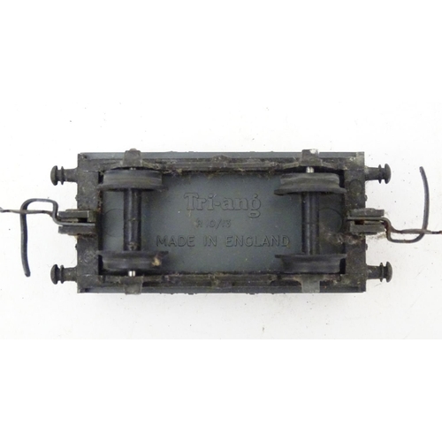 1307 - Toys/ railway: a Hornby 00 gauge Intercity 225 train set which includes a Class 91 91014 Intercity l... 