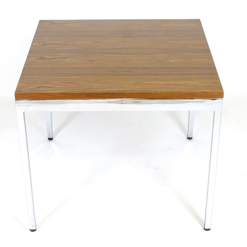 1570 - Vintage Retro, mid century: an occasional table with a square walnut top and chromed metal base by K... 