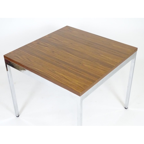 1570 - Vintage Retro, mid century: an occasional table with a square walnut top and chromed metal base by K... 