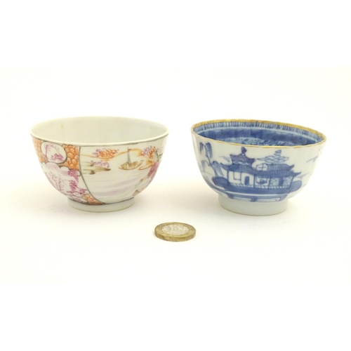 70 - Five assorted Oriental items, comprising two Japanese blue and white plates with scalloped edges, de... 