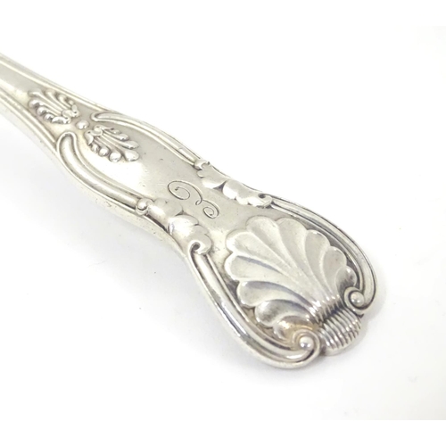 282 - A silver kings pattern tablespoon, hallmarked Birmingham 1908 maker Elkington & Co . 8 1/2