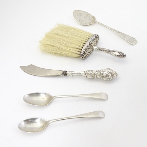 314 - Five assorted silver items to include a teaspoon hallmarked Sheffield 1918, maker Cooper Brother & S... 