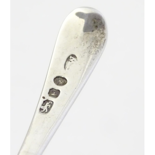 317 - A Geo III silver old English pattern salt spoon, hallmarked London 1801 maker GW 4 1/2