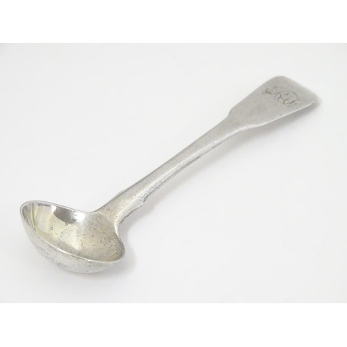 326 - A silver fiddle pattern salt spoon, hallmarked London 1811 maker RC  3 3/4