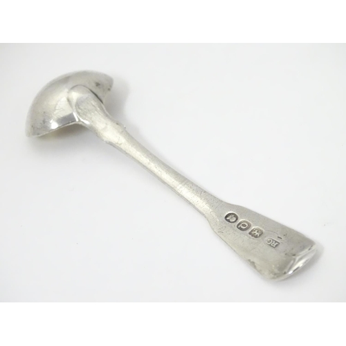 326 - A silver fiddle pattern salt spoon, hallmarked London 1811 maker RC  3 3/4