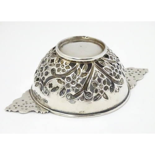 386 - A Victorian silver lemon strainer hallmarked London 1896 maker Matthew John Jessop. 4 3/4