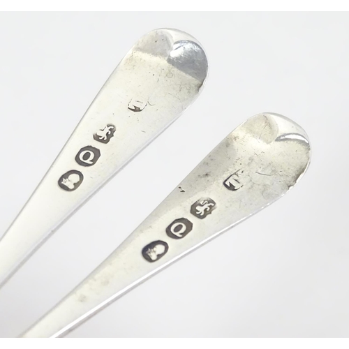 405 - A pair of Geo III silver old English pattern salt spoons, hallmarked London 1811 maker TS.
4