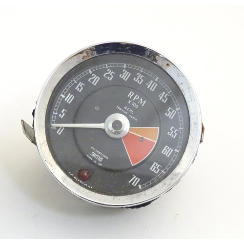 1350 - Vintage cars, motoring: a Smiths rev (RPM) counter dashboard dial, together with Speedometer and Oil... 