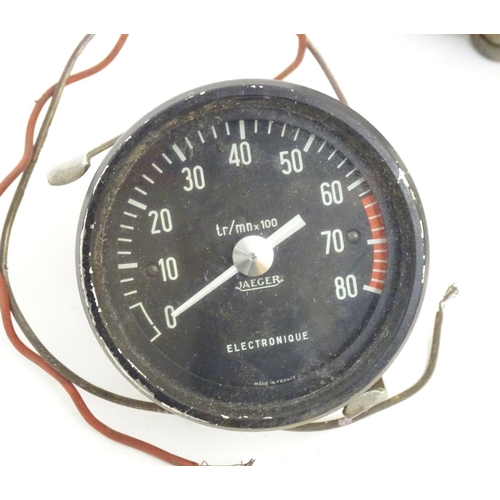 1350 - Vintage cars, motoring: a Smiths rev (RPM) counter dashboard dial, together with Speedometer and Oil... 