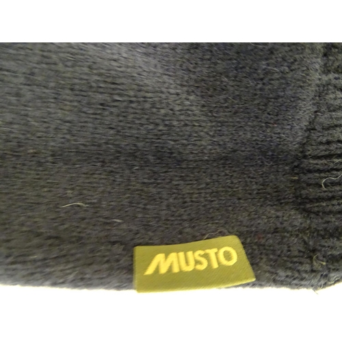 2028 - Sporting / Country pursuits: A Musto shooting V neck jumper in navy. Size XXL, new with tags, chest ... 