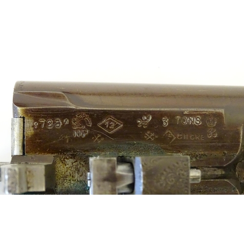 2061 - Shotgun: W W Greener, London, a Facile Princeps 12 bore boxlock ejector shotgun, c1890.

28 nitro re... 