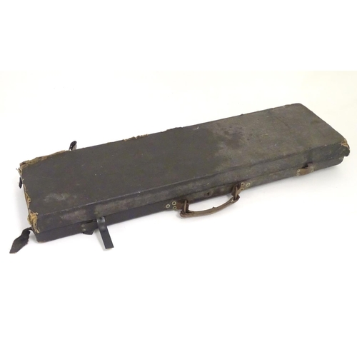 2065 - Shooting equipment & accessories: a Victorian shotgun motor case for 31