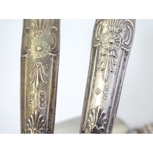 414 - Three silver handled Kings Pattern items: pie server and butter spreader hallmarked
Sheffield 1970 m... 