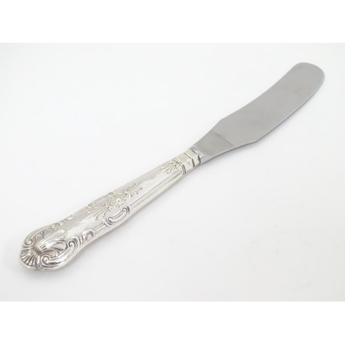 427 - A silver butter knife with Kings Pattern handle, hallmarked Sheffield 1971, maker Harrison Brothers.... 