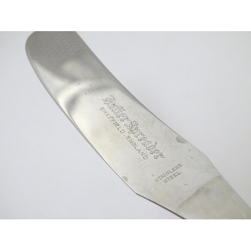 427 - A silver butter knife with Kings Pattern handle, hallmarked Sheffield 1971, maker Harrison Brothers.... 