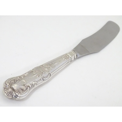 427 - A silver butter knife with Kings Pattern handle, hallmarked Sheffield 1971, maker Harrison Brothers.... 