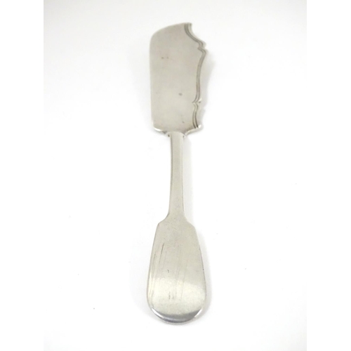 448 - A silver fiddle pattern butter knife hallmarked Exeter 1881, maker John Pope Genge. 7 3/4