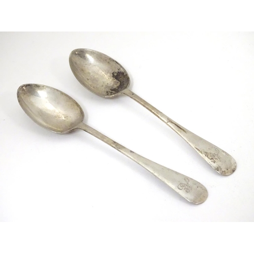 454 - A pair of Victorian silver teaspoons hallmarked Sheffield 1884, maker Walker & Hall (John Edward Bin... 