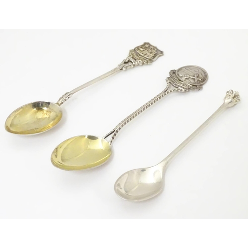 469 - 3 silver teaspoons spoons, one with handle surmounted by crest for Scarborough, hallmarked Birmingha... 