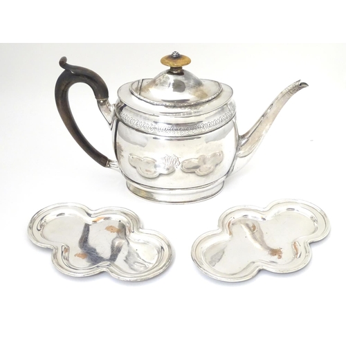 476A - A 19thC old Sheffield plate teapot together with  pair of old Sheffield plate quatreform stands / po... 