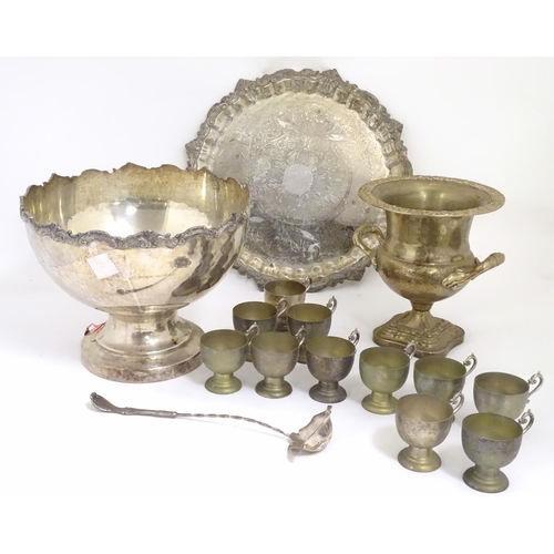 499 - Assorted silver plated wares comprising a large silver plate tray, punch bowl, 11 punch cups, ladle ... 